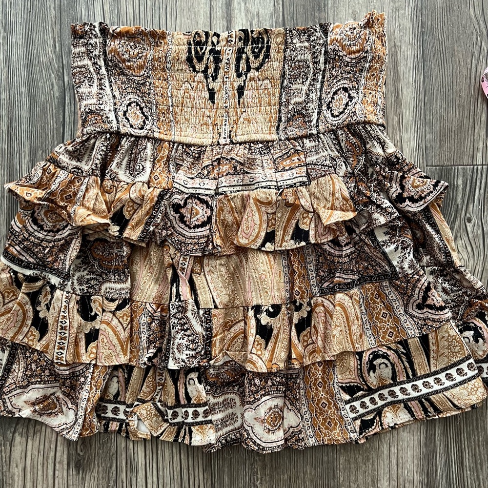 New with tags fall, winter skirt in a size Large.